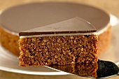 Demel-Torte (Schokoladen-Nuss-Torte mit Marzipan, Wien, Österreich)