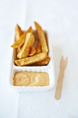 Chips with harissa mayonnaise