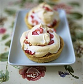 Rhubarb meringue tarts