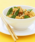 Quorn and mangetout stir-fry with noodles