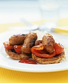 Fat-free sausages with peppers and mushrooms