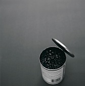 Black beans in a tin