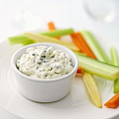 Cottage cheese with chives and vegetable sticks