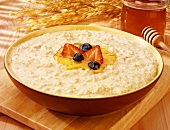 Porridge with honey, strawberry & blueberries, cereal ears