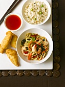 Noodles with prawns, rice and peas and sauce (China)