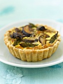 Mushroom and green asparagus tartlet