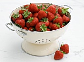 Erdbeeren im Abtropfsieb