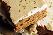 Carrot cake with lemon frosting