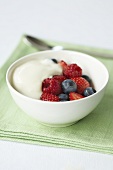 Berries with yogurt (close up)