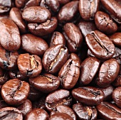 Roasted coffee beans (macro zoom)