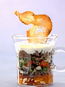 Ochsenschwanzsalat mit Aprikosen und Joghurt im Glas