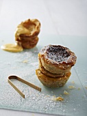 Puff pastry tartlets with fruit spread and custard cream