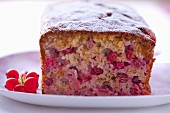 Redcurrant cake with icing sugar