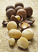 Macadamia nuts, shelled and unshelled