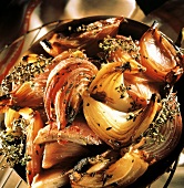 Caramelised red onions with fresh thyme