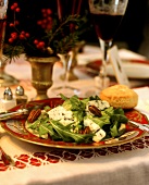 Salad with Blue Cheese and Pecans