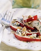 Apfel-Walnuss-Salat mit Blauschimmelkäse