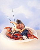 Gemischte gekochte Meeresfrüchte auf einem Teller
