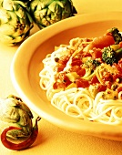 Spaghetti zia Antonia (Spaghetti with artichokes and broccoli)