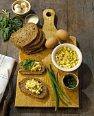 Zutaten für Sandwiches mit Eiersalat