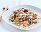 Rice noodles with shrimps and vegetables