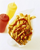 Pommes frites mit Ketchup