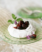 Meringue with blackberries