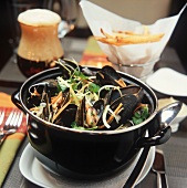 Steamed Mussels with Beer and Fries