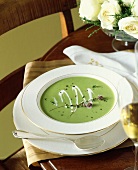Pea soup with thyme and crème fraîche