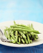 Green beans with freshly ground black pepper