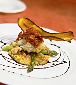 Crabmeat on sweetcorn sauce & green asparagus with banana chip