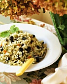 Reis mit schwarzen Bohnen