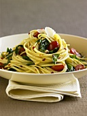 Linguine alla calabrese (Pasta with tomatoes and basil)