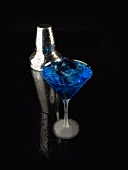 Blue Martini mit Cocktailshaker