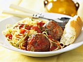 Spaghetti mit Hackfleischbällchen und Tomatensauce