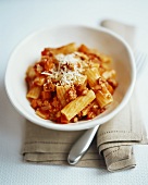 Rigatoni alla bolognese (Pasta with meat sauce, Italy)