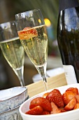 Fresh strawberries with champagne