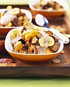 Cornflakes with fruit and yoghurt