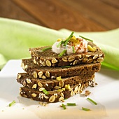 Wholemeal bread with spring quark