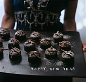 Schokoladenfudge mit Rum zum Neujahr