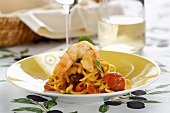 Tagliolini with prawns and tomatoes