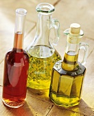 Olivenöl, Kräuteröl und Essig