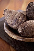 Malanga roots in a wooden bowl