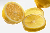 Sliced lemons (close-up)