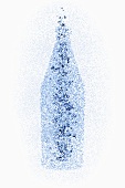 Eine Flasche mit Wasserperlen