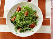 Cress salad with tomatoes and bacon