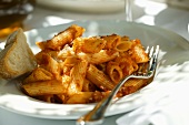 Penne rigate mit Tomatensauce