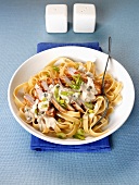 Ribbon pasta with chicken breast and green pepper sauce