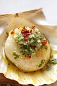 Scallop with olive oil, garlic and parsley