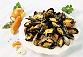 Mussels with carrots, onions and parsley